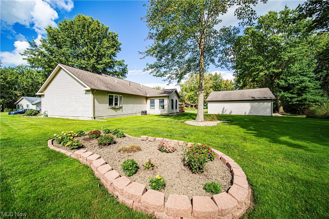 431 Ansel Road Geneva, OH 44041 - Photo 4 of 35 View of yard