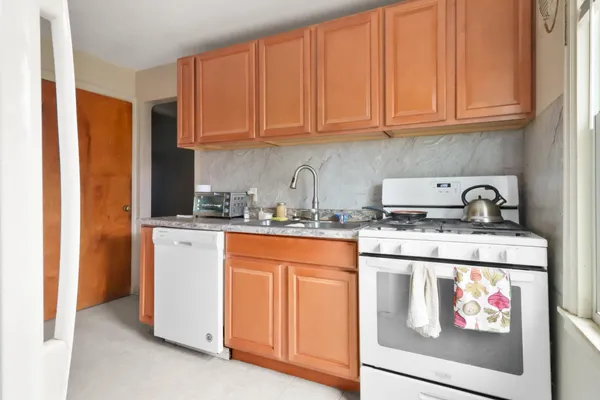 $285,000 | 2365 West Temperance Road, Temperance, MI 48182