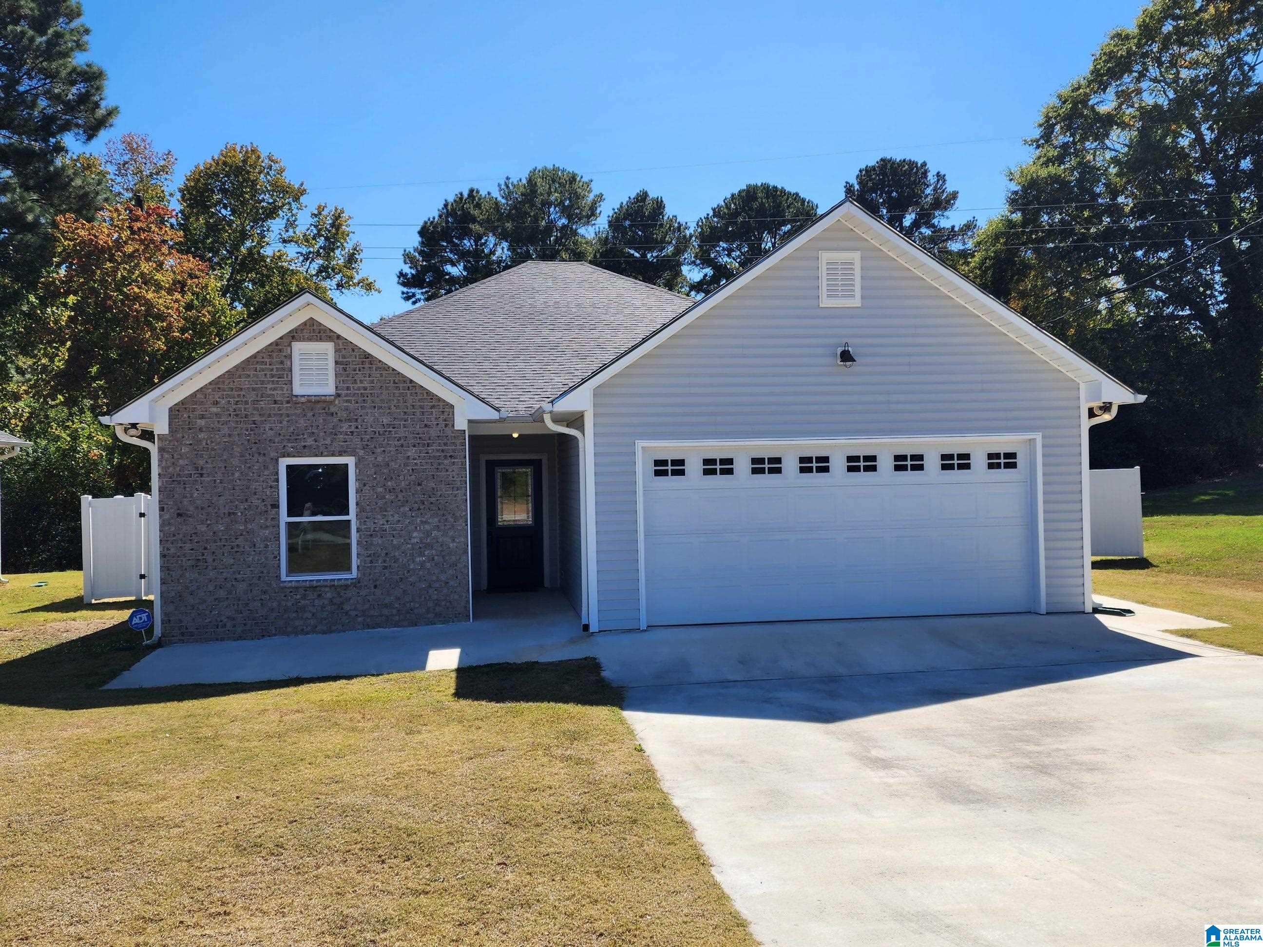 383 Central Avenue Oneonta, AL 35121 - Photo 1 of 21