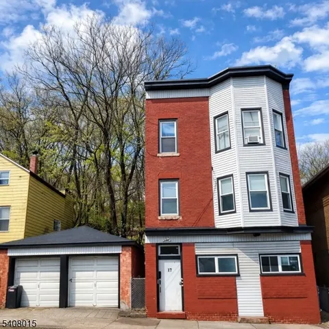 $2,800 | 144 North 8th Street, Unit 2, Hawthorne, NJ 07506