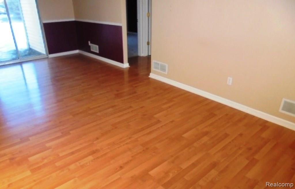 1682 Clemens Circle Rochester, MI 48307 - Photo 5 of 11