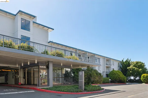 $190,000 | 9 Commodore Drive, Unit A207, Emeryville, CA 94608