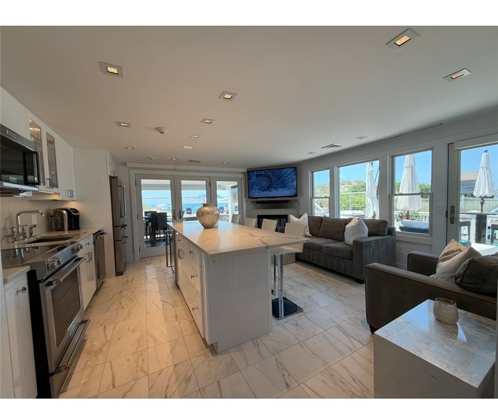 16 Fort Road Westerly, RI 02891 - Photo 13 of 25