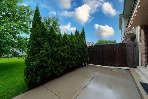$470,000 | 408 Mallard Drive, Deerfield, IL 60015