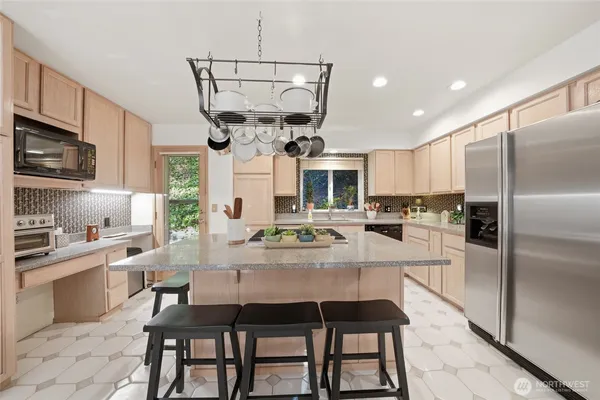 $1,175,000 | 4525 47th Avenue South, Seattle, WA 98118