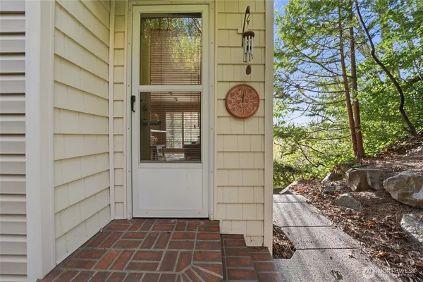 $1,175,000 | 4525 47th Avenue South, Seattle, WA 98118