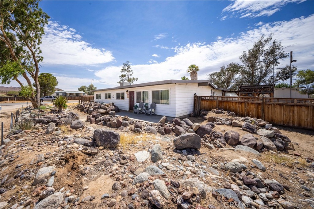 1263 South Primrose Street Ridgecrest, CA 93555 - Photo 2 of 42 Gallery Image 2