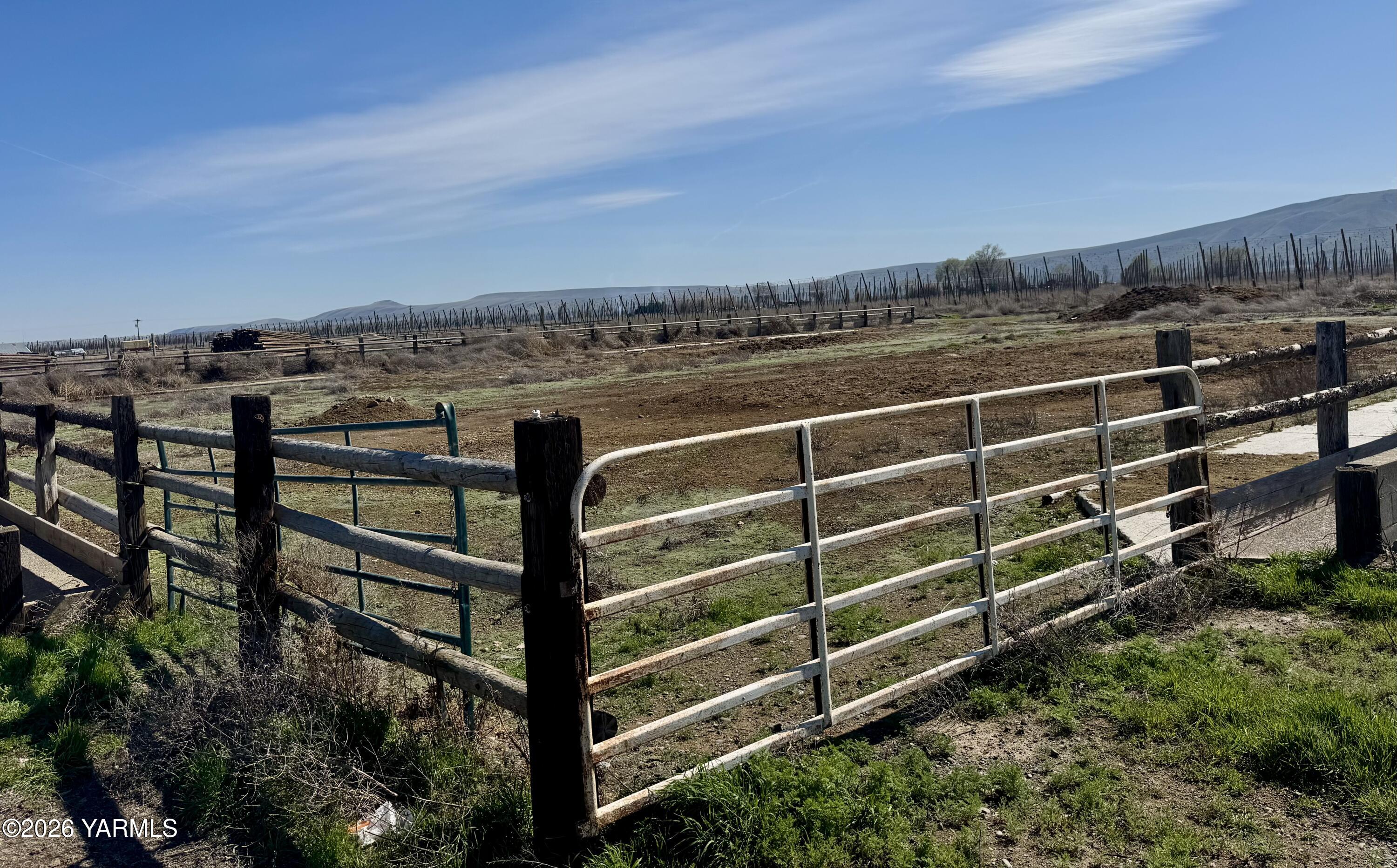 Nka Yost Road Toppenish, WA 98948 - Photo 13 of 18 Corral Area