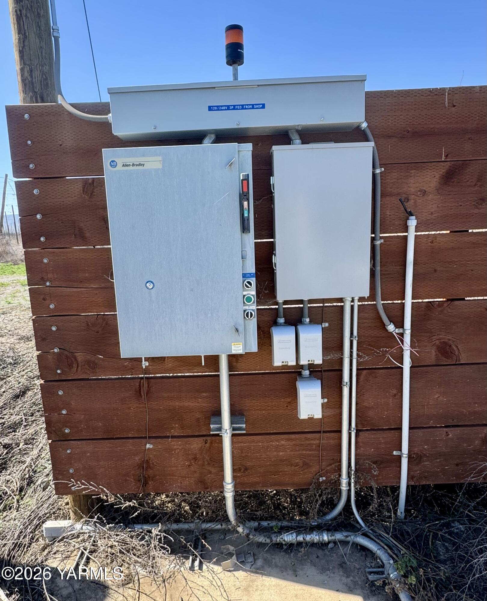 Nka Yost Road Toppenish, WA 98948 - Photo 14 of 18 New Pump Panel