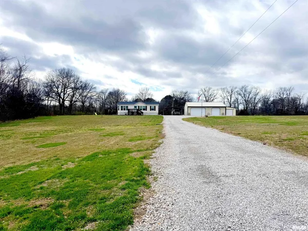 $230,000 | 11271 West Center Road, Mulkeytown, IL 62865