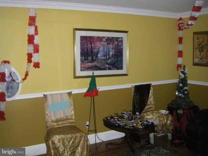 2658 Cory Terrace Silver Spring, MD 20902 - Photo 2 of 11 Living Room