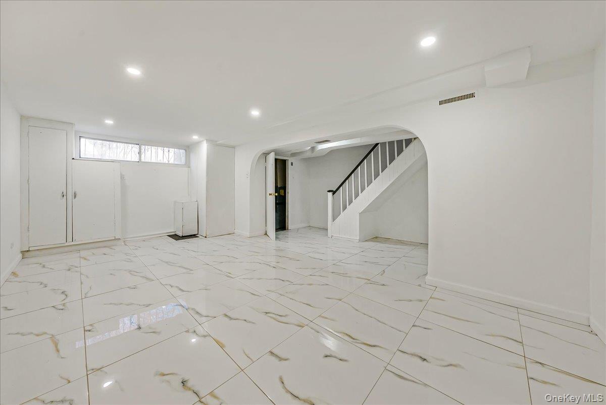 4309 Edson Avenue Bronx, NY 10466 - Photo 14 of 26 a view of an empty room