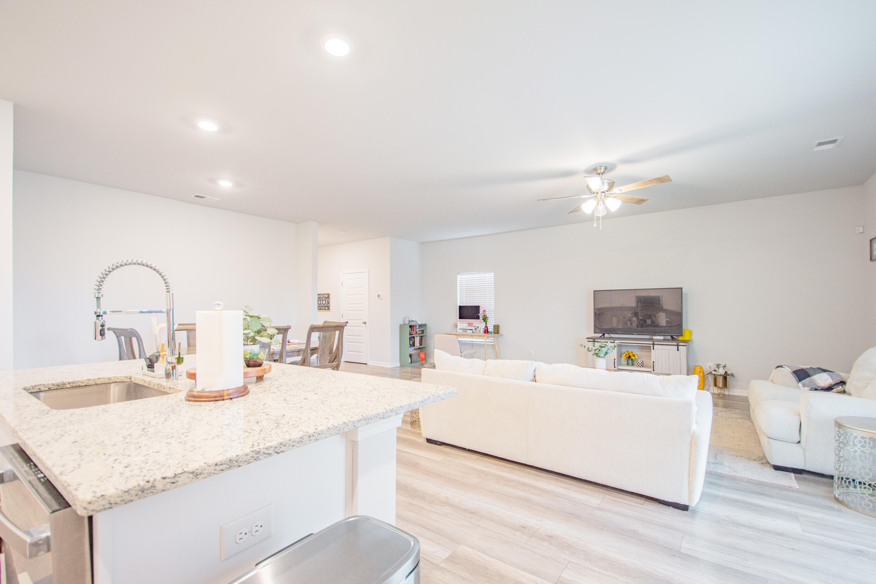 553 Spanish Wells Road Summerville, SC 29486 - Photo 8 of 33 SW-E-12