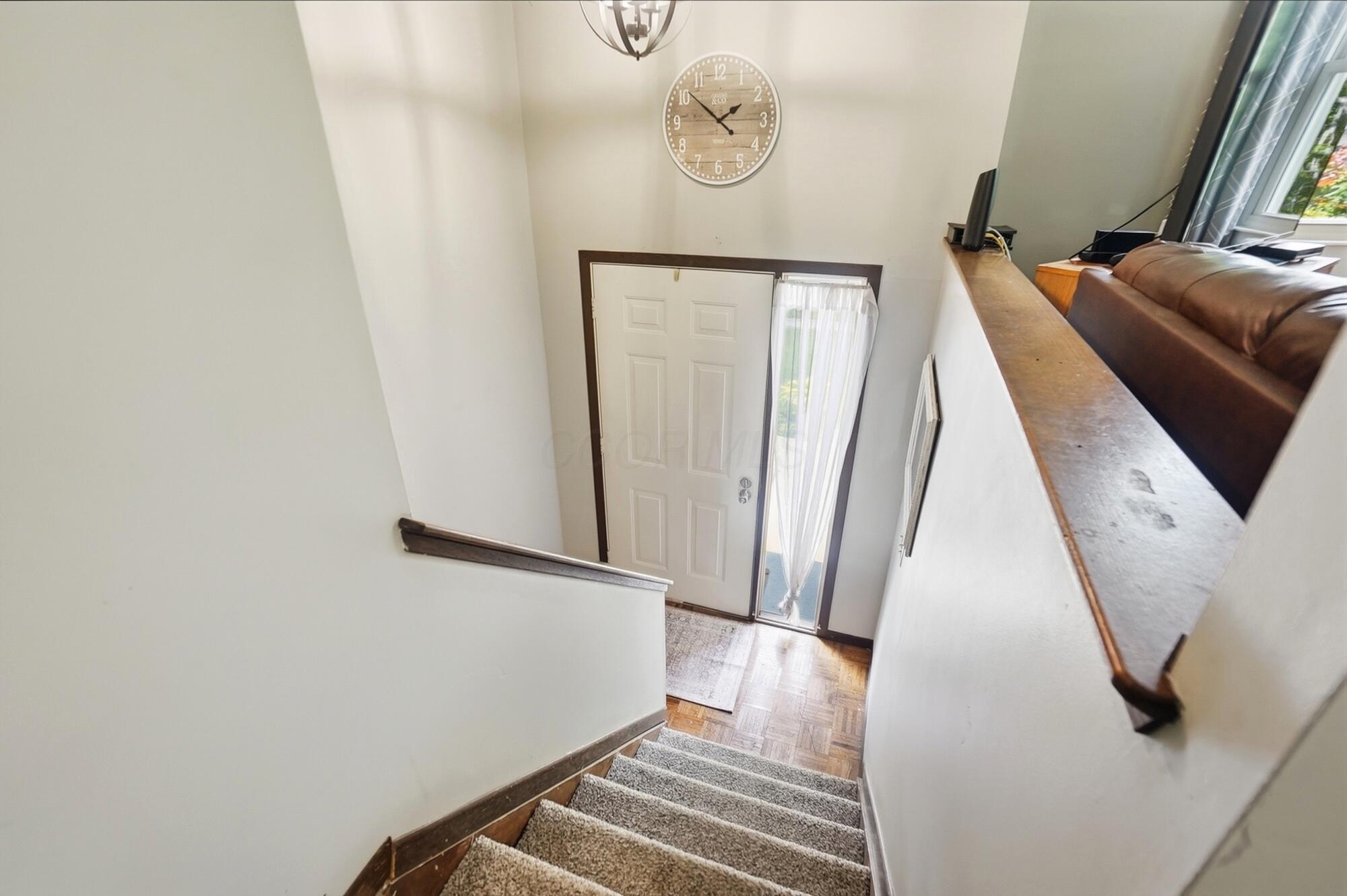 352 Timbercreek Road Reynoldsburg, OH 43068 - Photo 2 of 41 Foyer