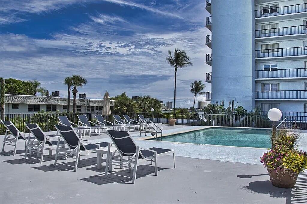 3040 Lake Shore Drive, Unit 504 Riviera Beach, FL 33404 - Photo 30 of 60 Copy of LHC 504 - 70