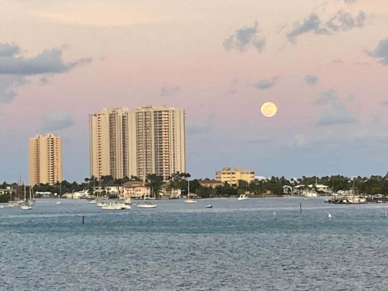 3040 Lake Shore Drive, Unit 504 Riviera Beach, FL 33404 - Photo 34 of 60 LHC 504 - 24