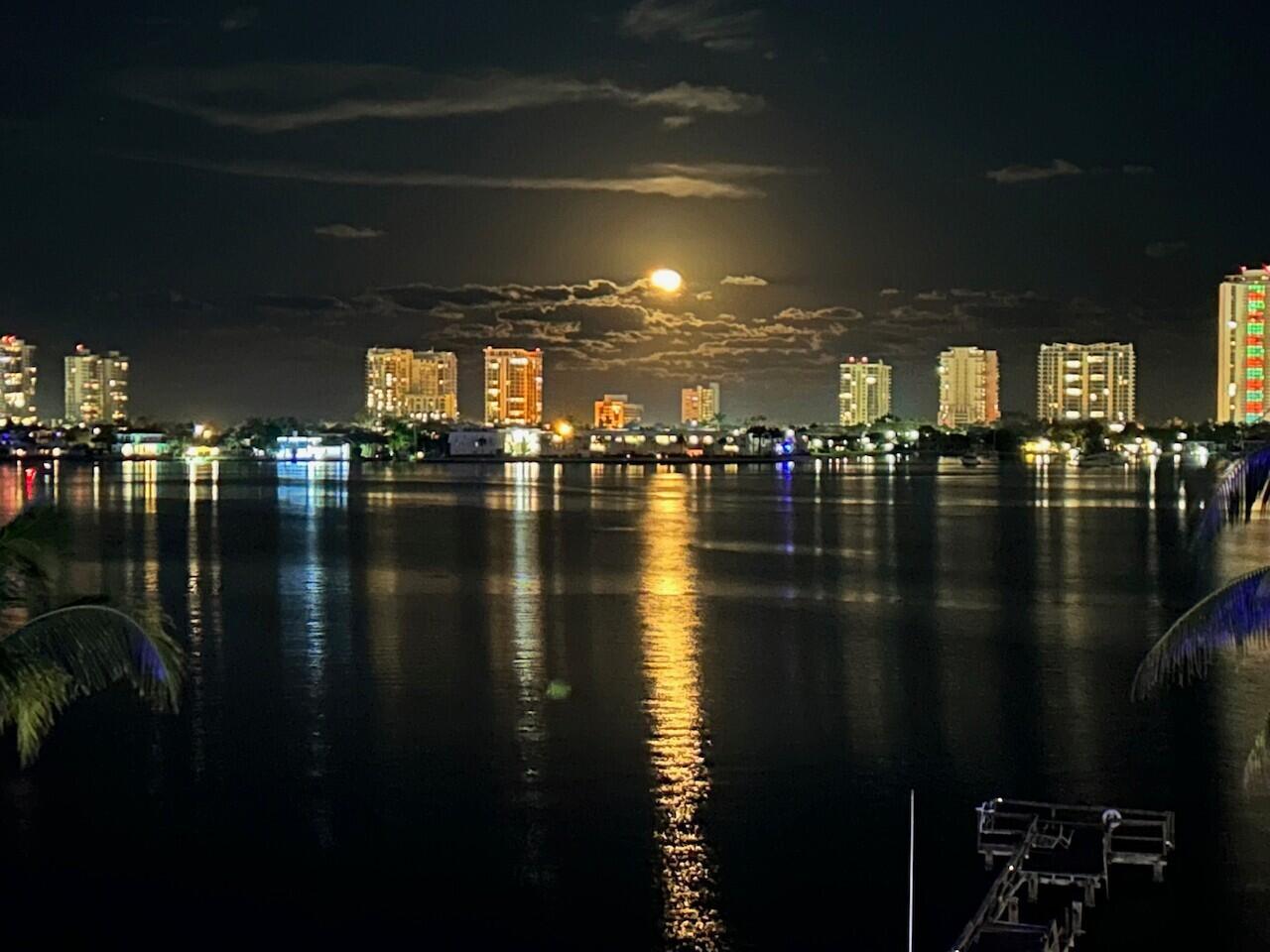 3040 Lake Shore Drive, Unit 504 Riviera Beach, FL 33404 - Photo 38 of 60 Copy of LHC 504 - 40