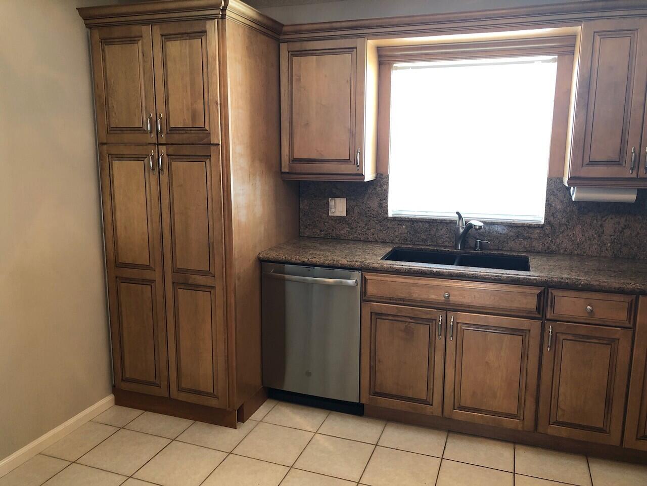 3040 Lake Shore Drive, Unit 504 Riviera Beach, FL 33404 - Photo 9 of 60 LHC 504 - 7