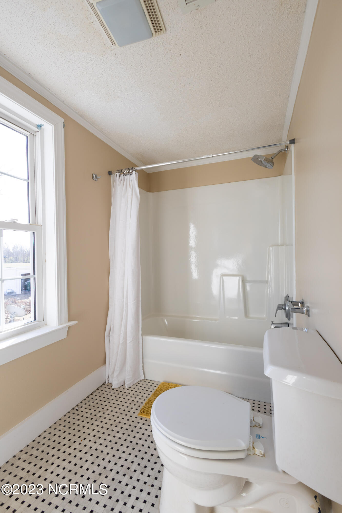 233 Clarks Neck Road Washington, NC 27889 - Photo 27 of 51 Upstairs Bath View 3