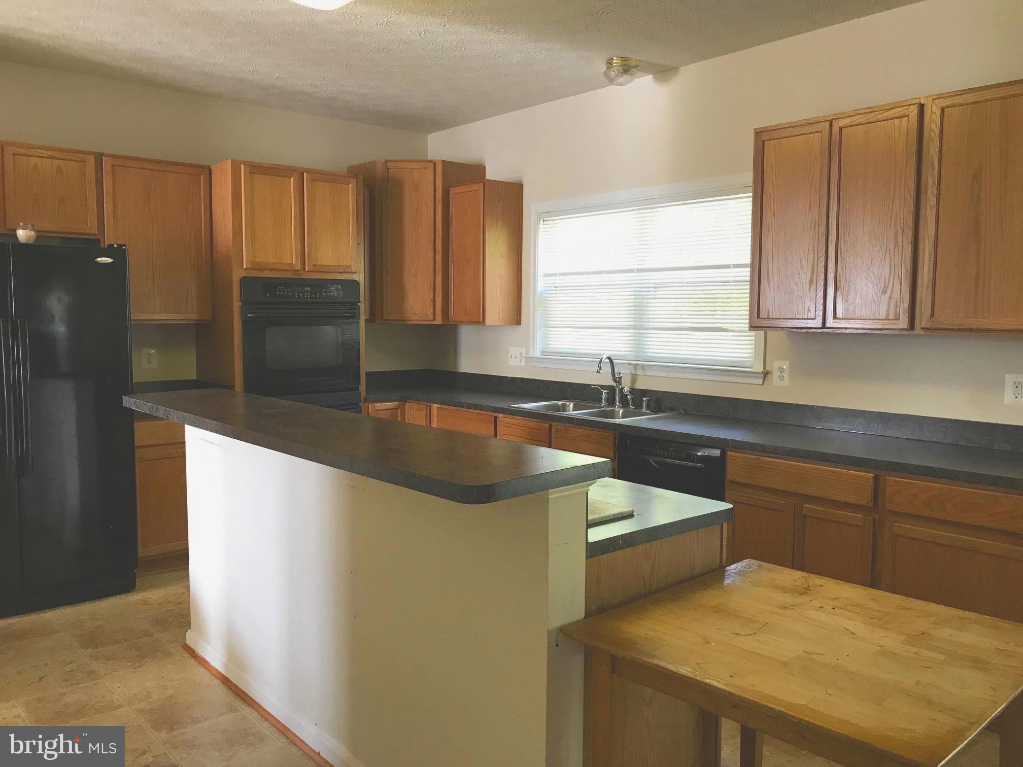 35311 Pheasant Ridge Road Locust Grove, VA 22508 - Photo 6 of 20 Spacious Kitchen is well equipped