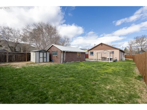 $350,000 | 758 Pleasant Court, The Dalles, OR 97058