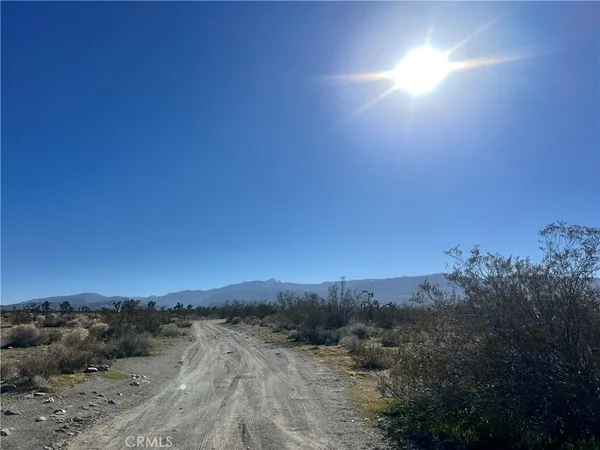$225,000 | 2025 Dos Palmas Road, Phelan, CA 92371
