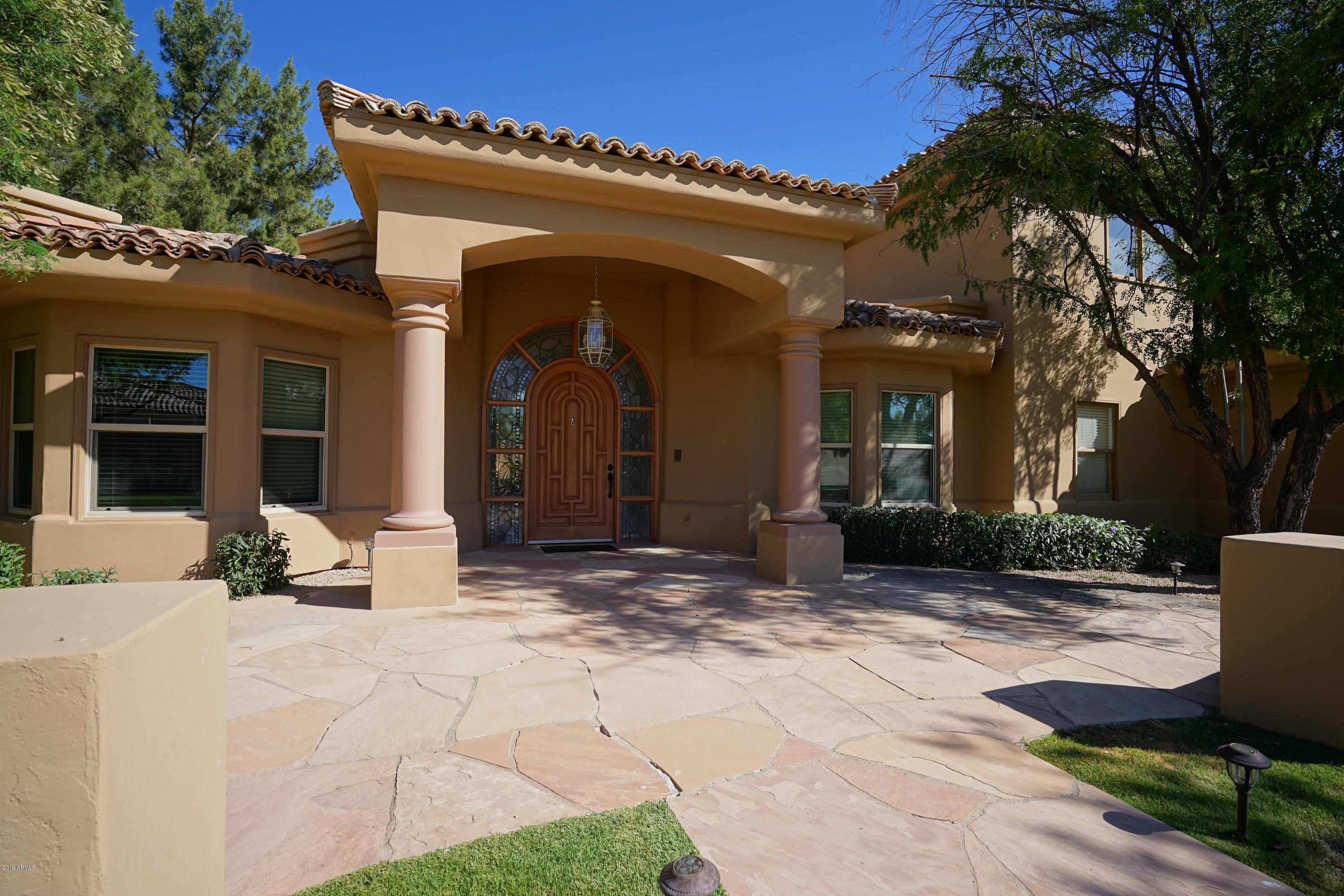 1225 East Warner Road, Unit 6 Tempe, AZ 85284 - Photo 76 of 86 a view of a building with sitting area