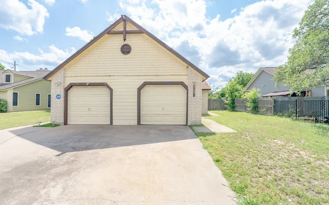 $489,000 | 8703 Clearbrook Trail, Austin, TX 78729