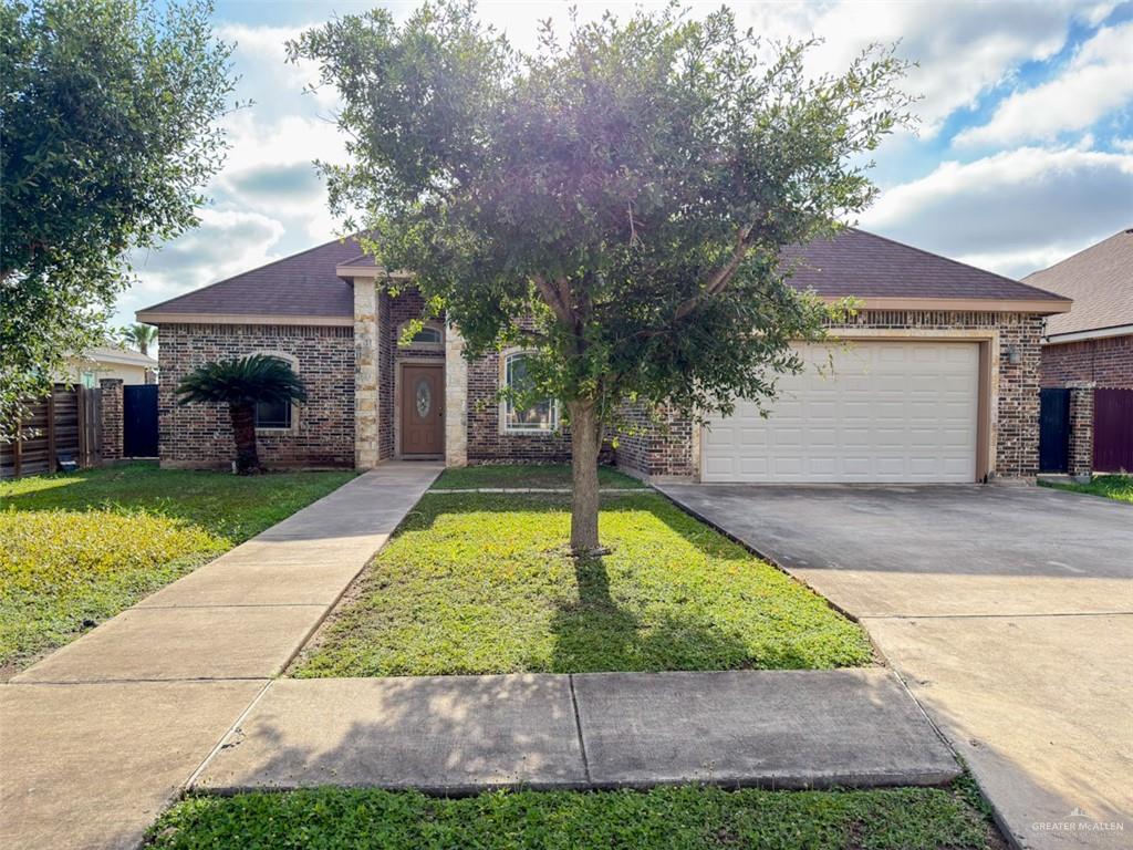 208 North 15th Street Hidalgo, TX 78557 - Photo 7 of 26 a view of outdoor space yard and swimming pool