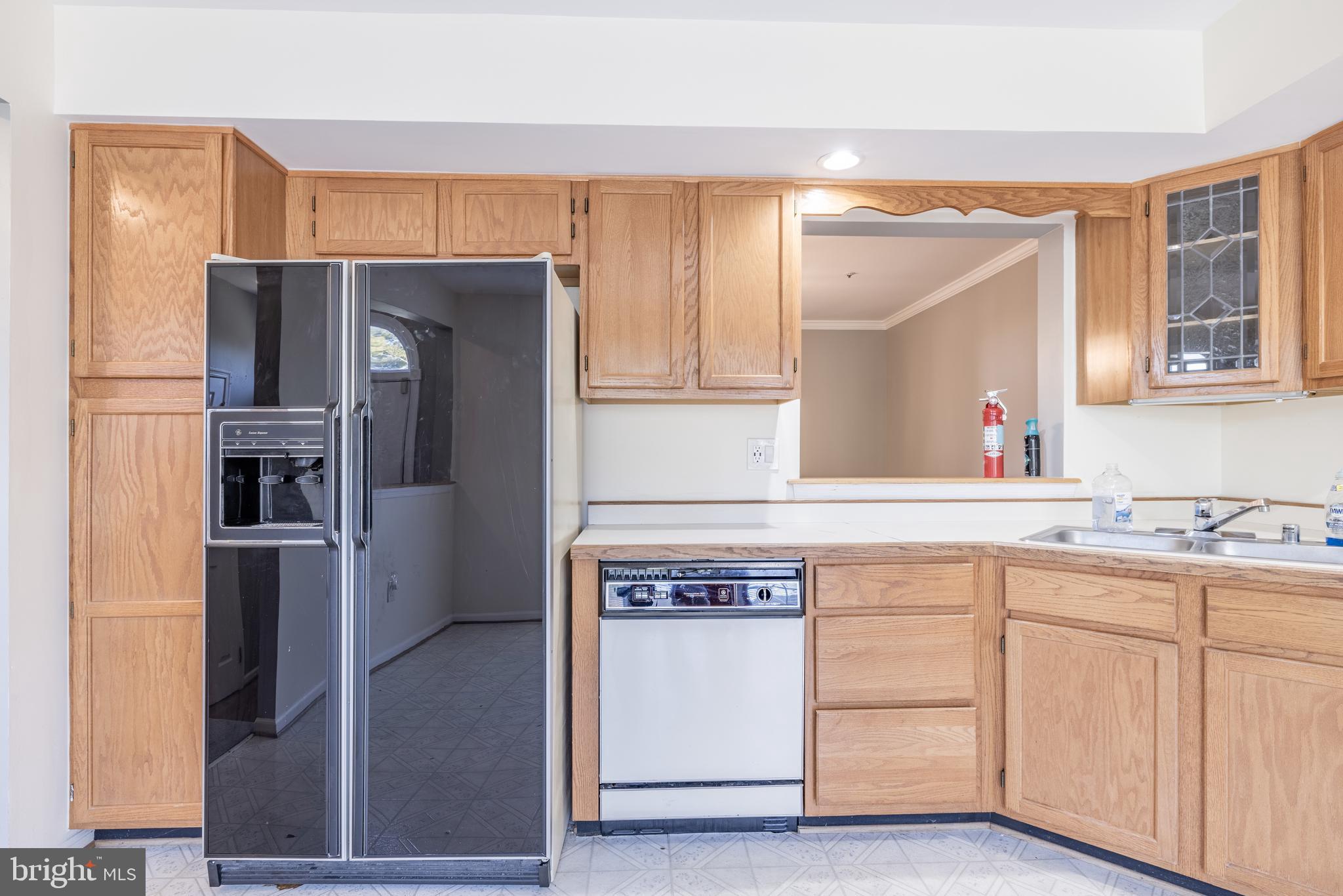 12107 Apache Tears Circle Laurel, MD 20708 - Photo 21 of 33 kitchen