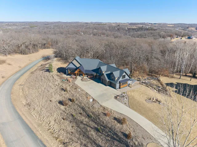 $1,420,000 | 771 Zumbro Oaks Lane Northwest, Oronoco, MN 55960