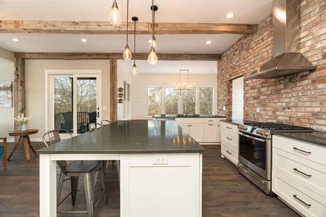 $1,420,000 | 771 Zumbro Oaks Lane Northwest, Oronoco, MN 55960