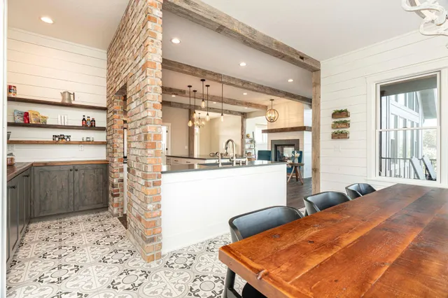 $1,420,000 | 771 Zumbro Oaks Lane Northwest, Oronoco, MN 55960