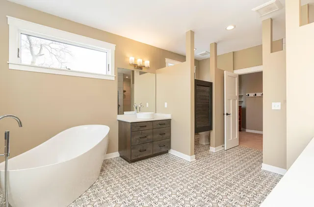 $1,420,000 | 771 Zumbro Oaks Lane Northwest, Oronoco, MN 55960