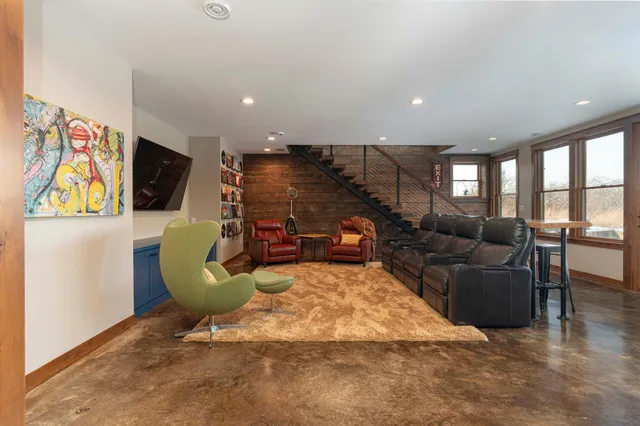 $1,420,000 | 771 Zumbro Oaks Lane Northwest, Oronoco, MN 55960