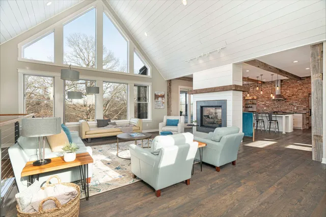 $1,420,000 | 771 Zumbro Oaks Lane Northwest, Oronoco, MN 55960