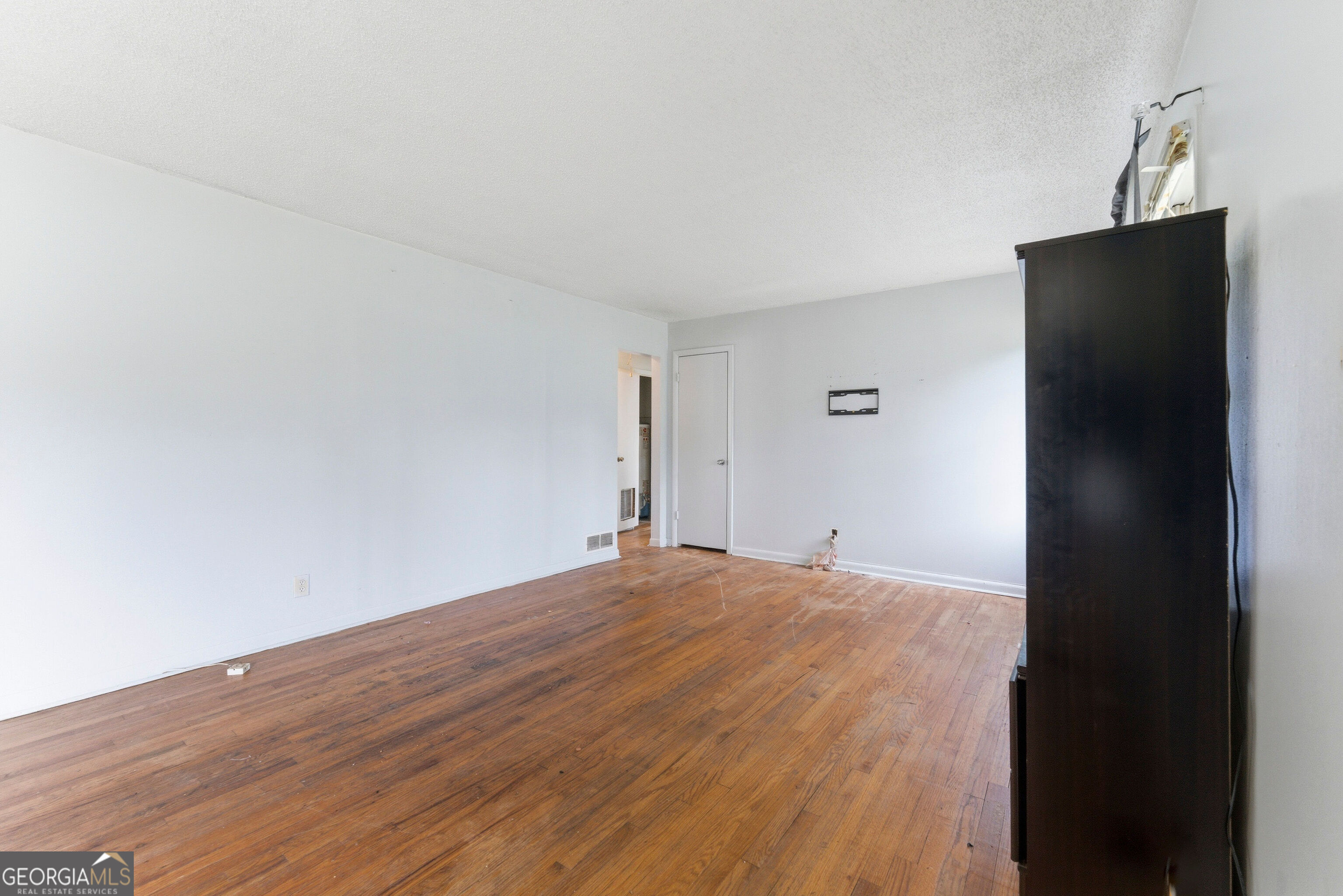 1820 Smyrna Road Southwest Conyers, GA 30094 - Photo 4 of 20