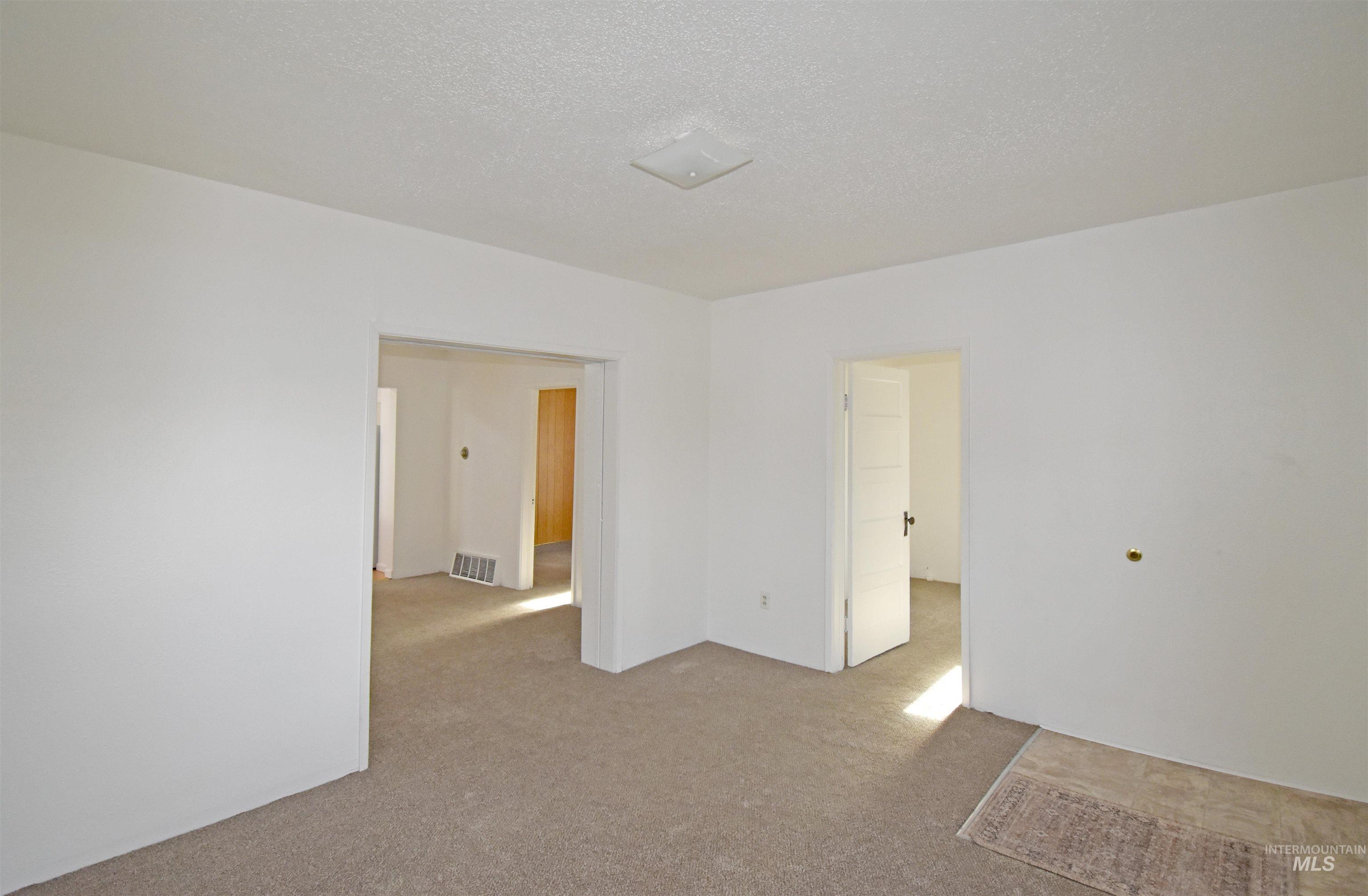 933 9th Street Clarkston, WA 99403 - Photo 3 of 27