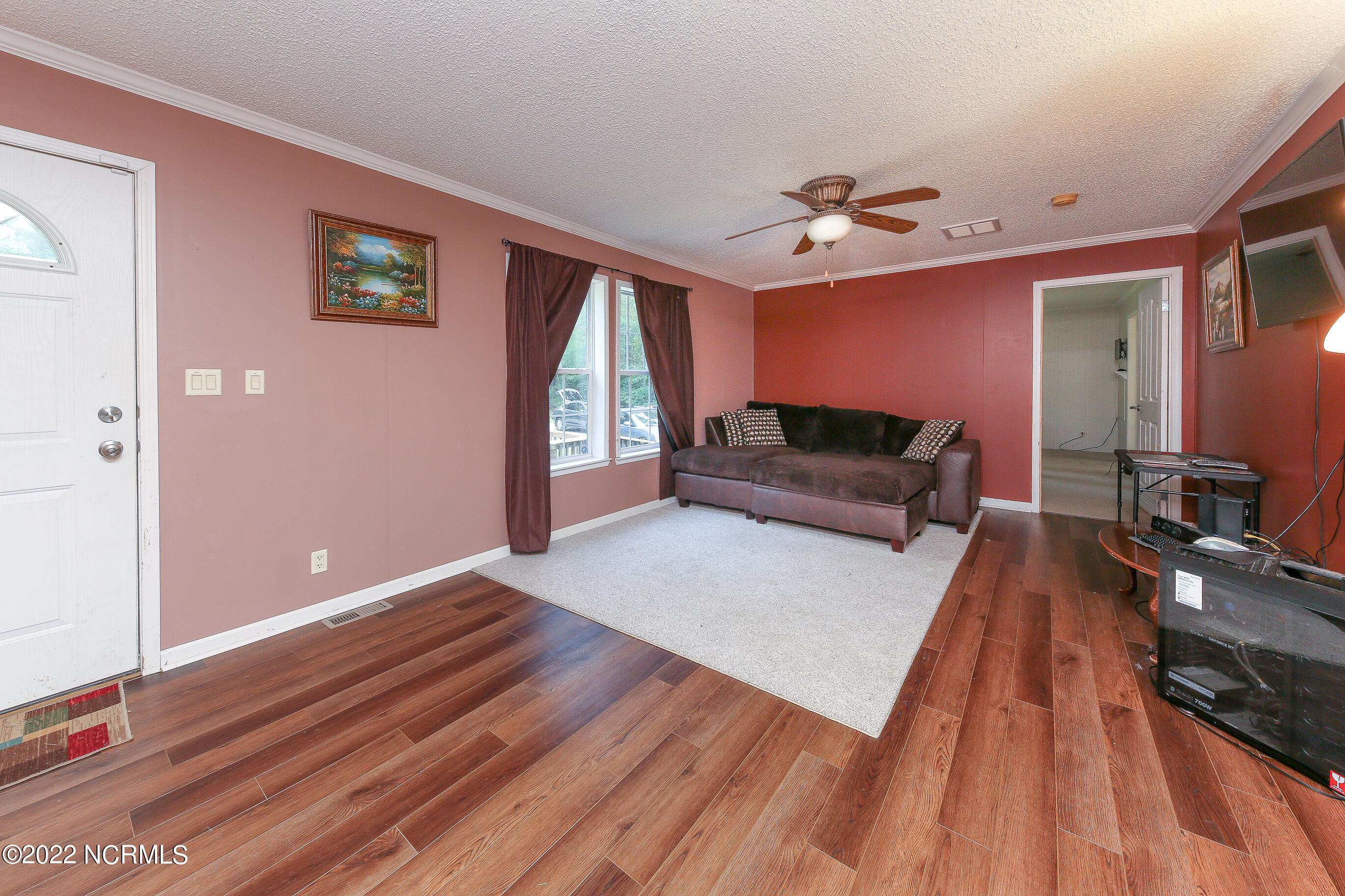 8 Franks Road Gates, NC 27937 - Photo 6 of 27 LIVING ROOM