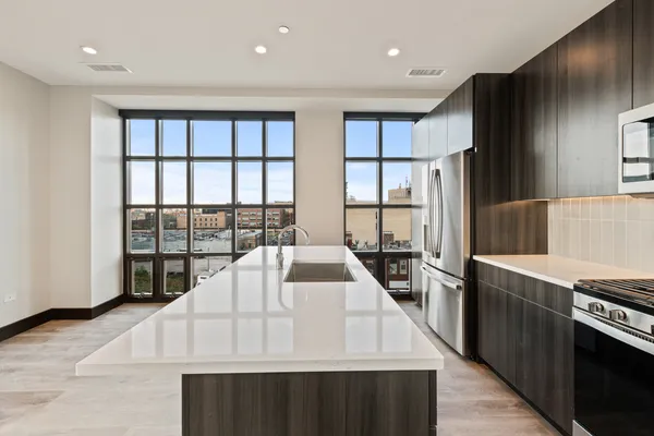 $4,025 | 1123 West Randolph Street, Unit 401, Chicago, IL 60607