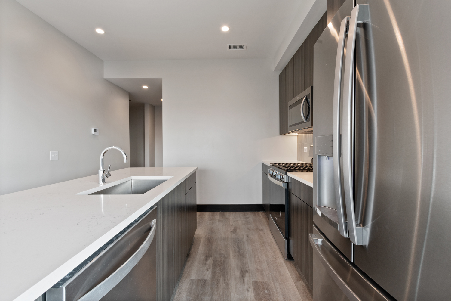1123 West Randolph Street, Unit 401 Chicago, IL 60607 - Photo 4 of 12