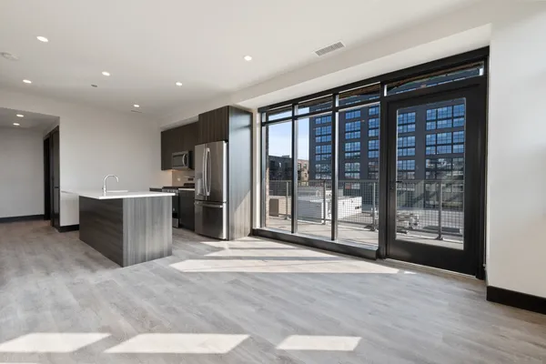 $4,025 | 1123 West Randolph Street, Unit 401, Chicago, IL 60607