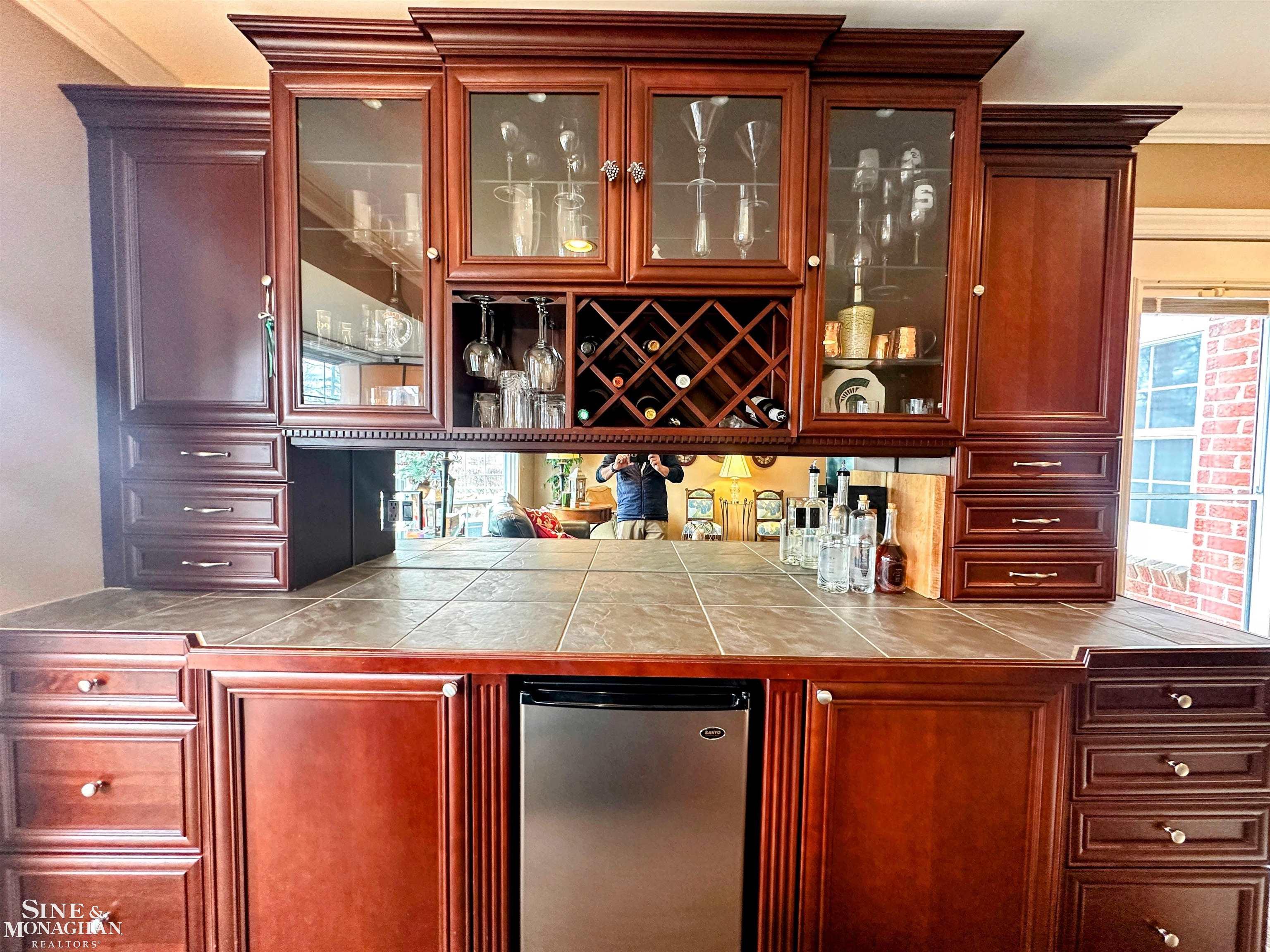 1832 Littlestone Road Grosse Pointe, MI 48236 - Photo 12 of 36 50137622-6300af40-4dab-4973-9ad9-e4b60fea1ad5.JPG