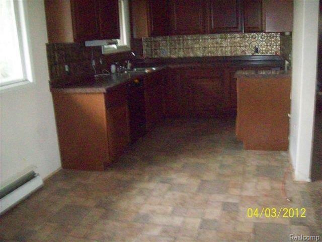 1511 Dockham Road Columbiaville, MI 48421 - Photo 7 of 15 7.jpg