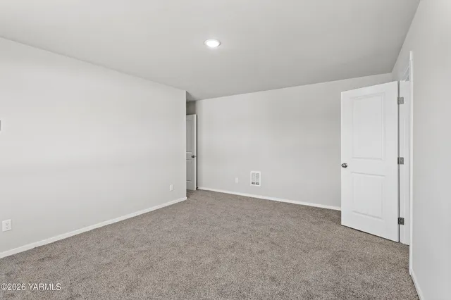 $377,000 | 433 Pear Drive, Unit LOT 27, Tieton, WA 98947