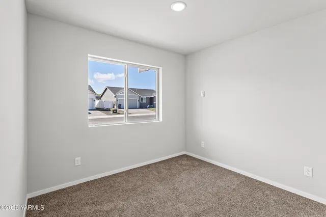 $377,000 | 433 Pear Drive, Unit LOT 27, Tieton, WA 98947