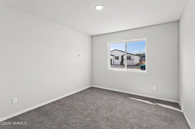 $377,000 | 433 Pear Drive, Unit LOT 27, Tieton, WA 98947