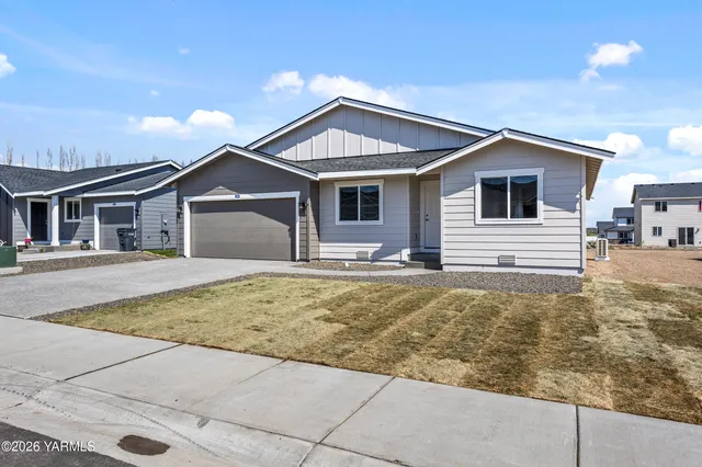 $377,000 | 433 Pear Drive, Unit LOT 27, Tieton, WA 98947