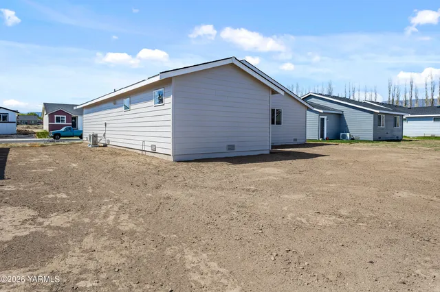 $377,000 | 433 Pear Drive, Unit LOT 27, Tieton, WA 98947