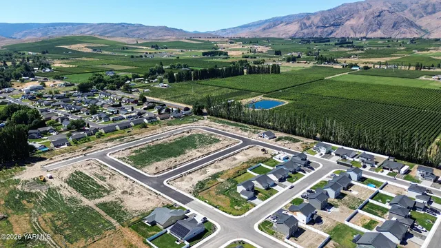 $377,000 | 433 Pear Drive, Unit LOT 27, Tieton, WA 98947